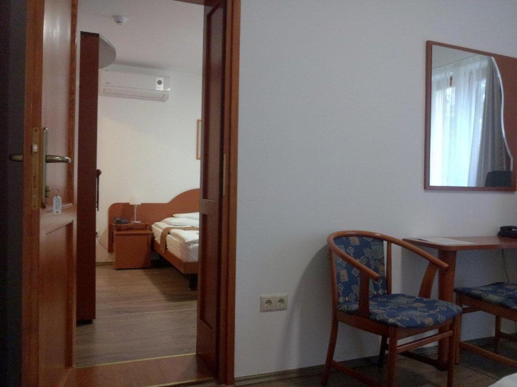 Fenyves Hotel Bichișciaba Exterior foto