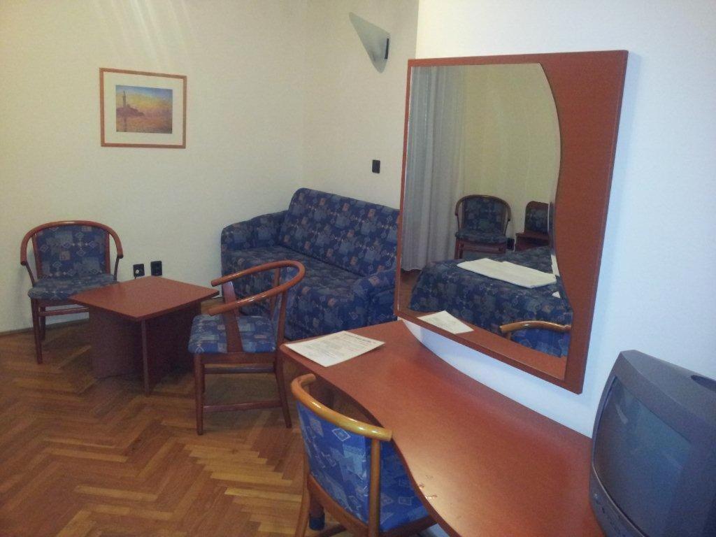 Fenyves Hotel Bichișciaba Exterior foto